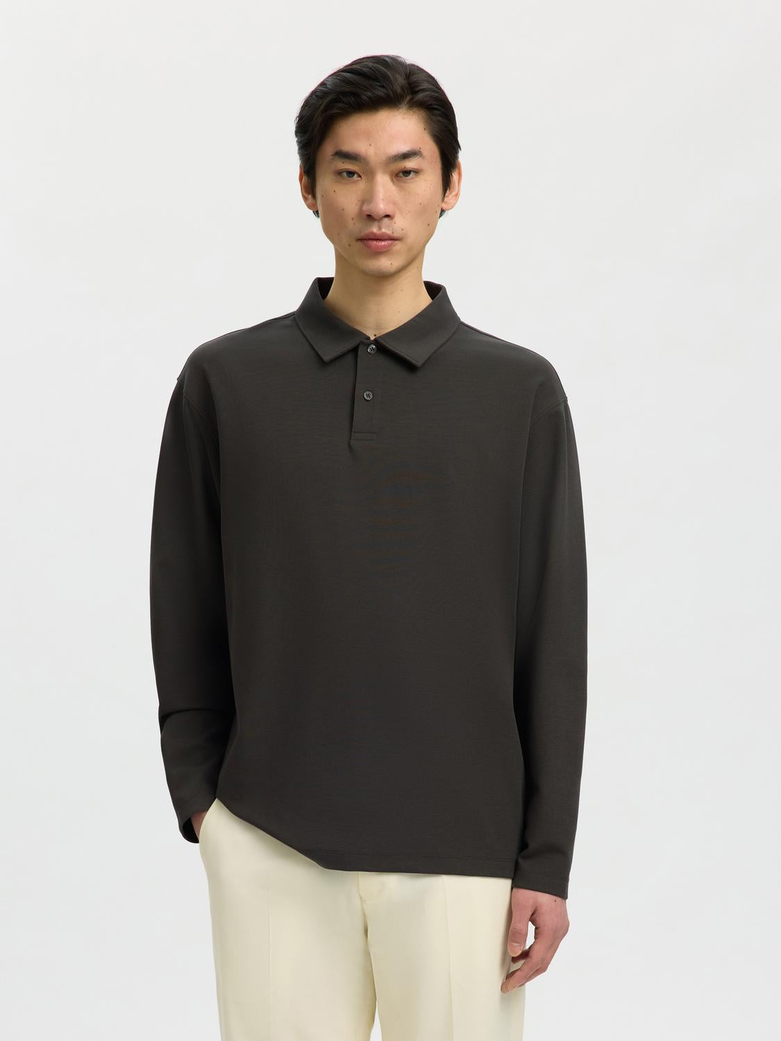 model_shot-front